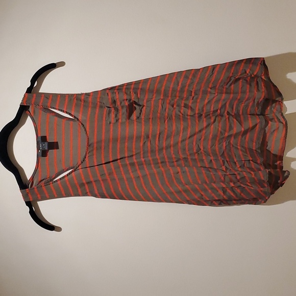 Forever 21 Tops - 100% Silk Forever 21 Olive Green Pocket Tank - L